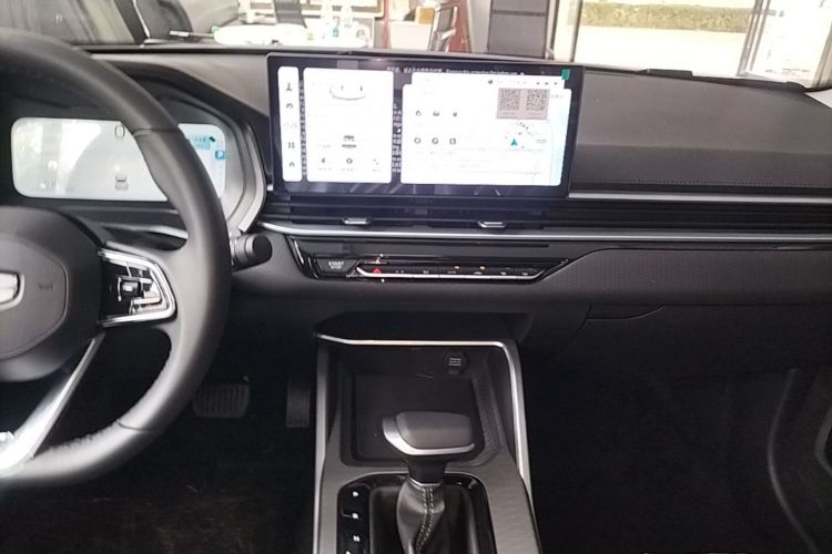 GEELY Emgrand 2026 car image #17