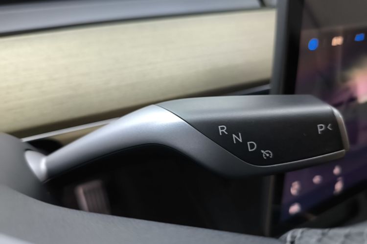 Tesla Model Y 2023 #14 Tesla Model Y 2023 car image #14