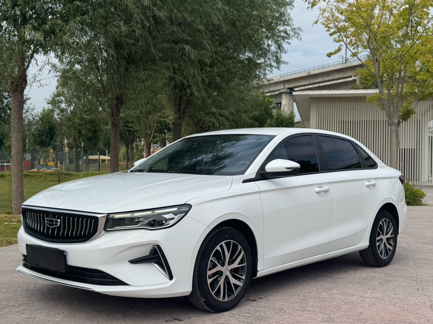 GEELY Emgrand 2023 изображение автомобиля 