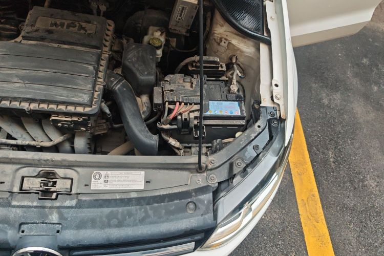 Volkswagen Polo 2015 car image #23