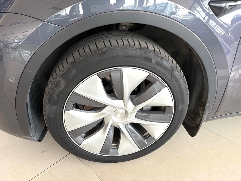 Tesla Model Y 2022 #5 Tesla Model Y 2022 car image #5
