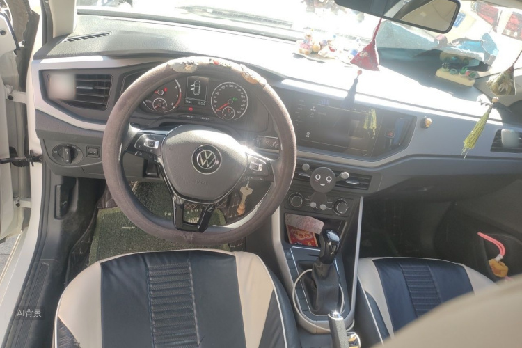 Volkswagen Polo 2021 car image #12