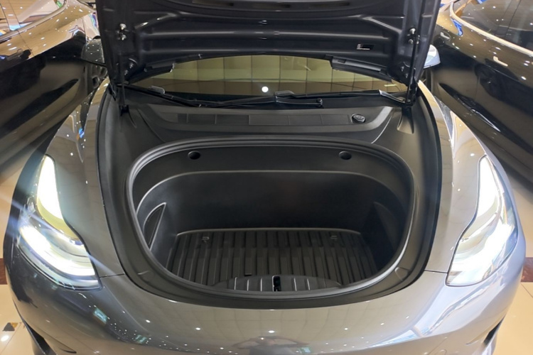 Tesla Model 3 2021 car image #20