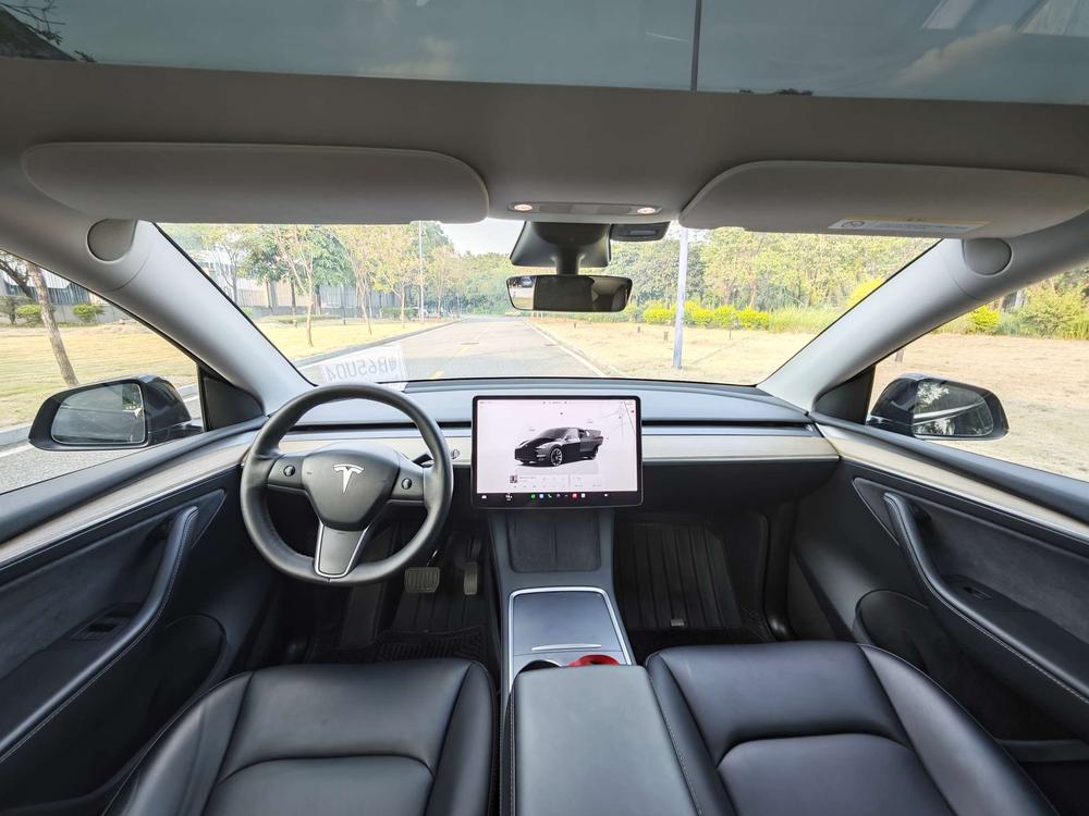 Tesla Model Y 2023 #10 Tesla Model Y 2023 car image #10
