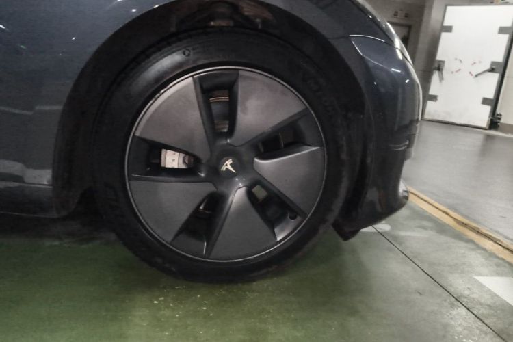 Tesla Model 3 2021 car image #9