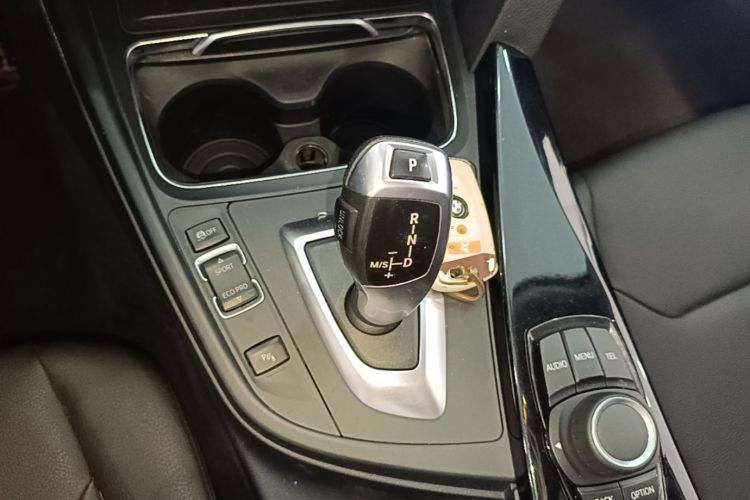 BMW 3 Series 2017 #14 BMW 3 Series 2017 car image #14