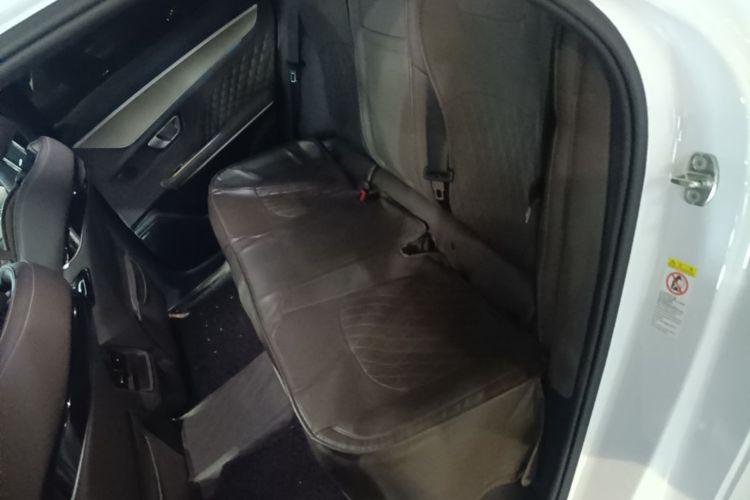 BYD Han 2023 immagine di auto #17