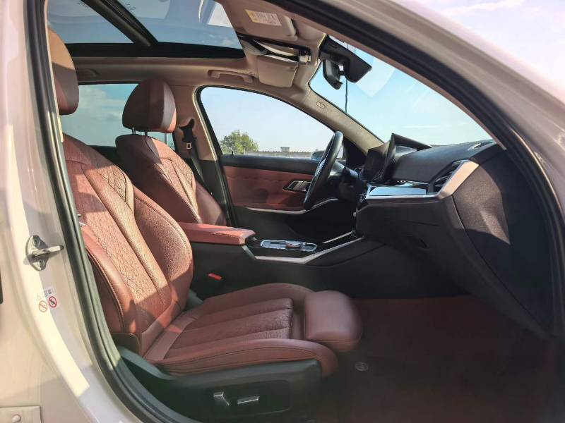 BMW i3 2023 immagine di auto #9
