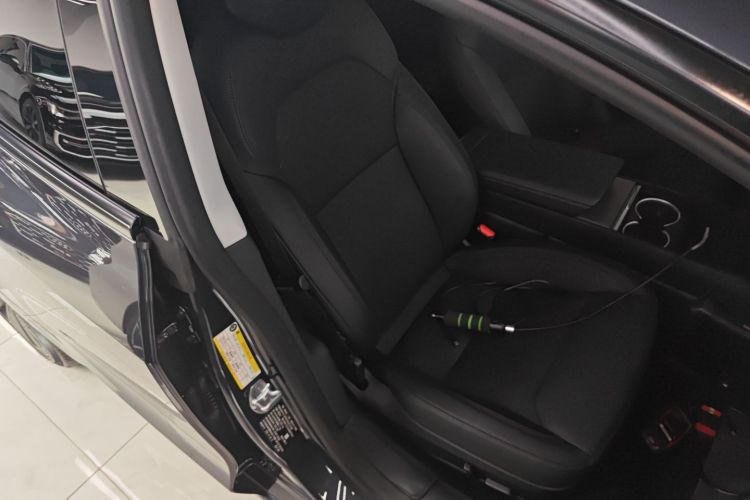 Tesla Model 3 2024 car image #24
