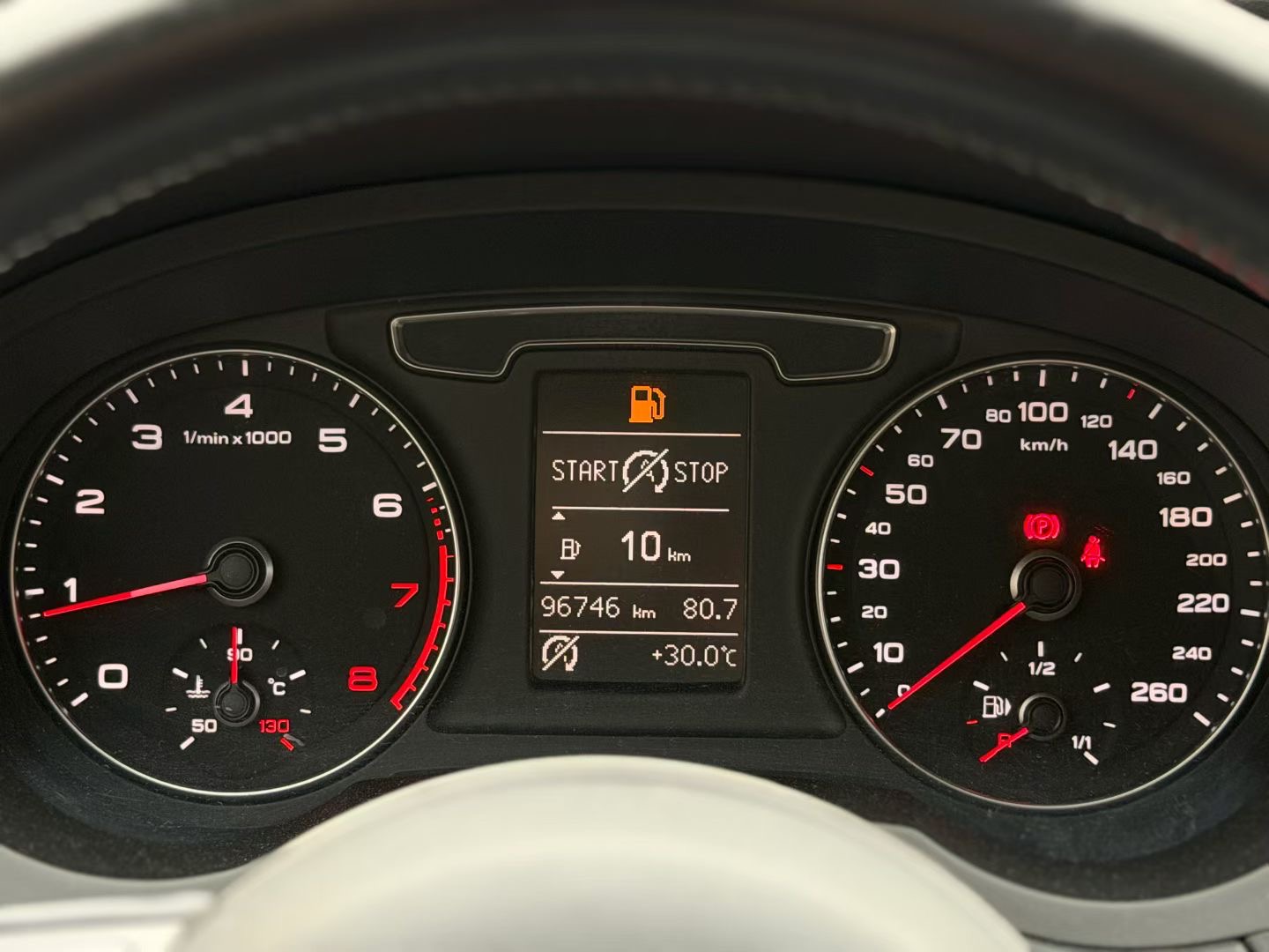Audi Q3 2016 car image #5