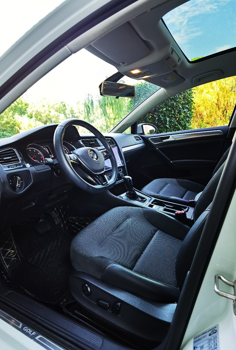 Volkswagen Golf 2020 car image #8