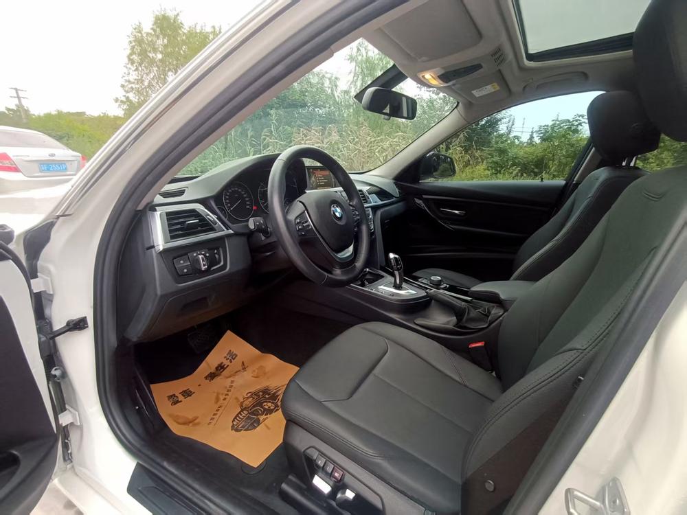 BMW 3 Series 2017 #8 BMW 3 Series 2017 صورة سيارة #8