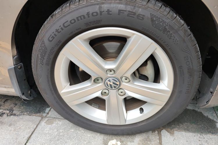 Volkswagen Golf 2015 car image #9