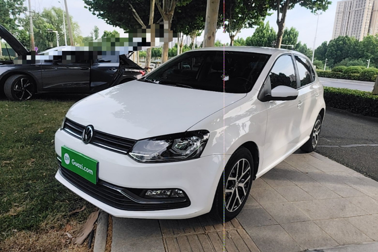 Volkswagen Polo 2017 car image #2