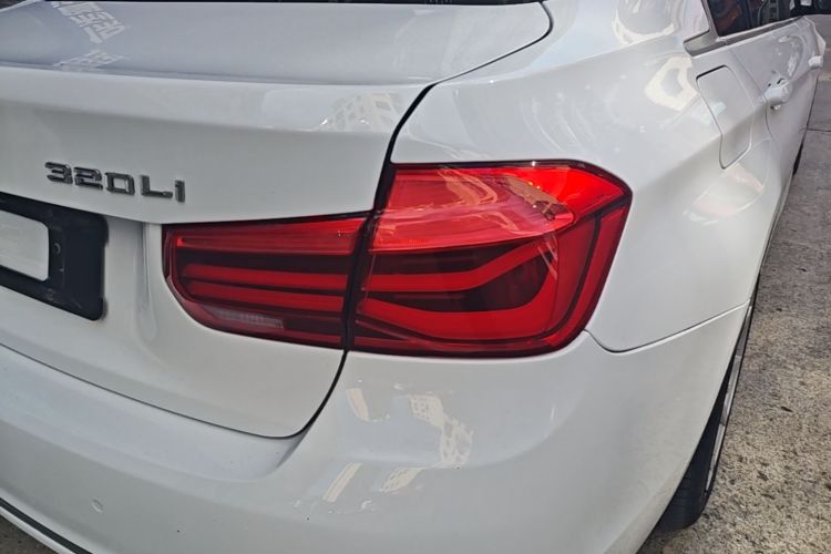 BMW 3 Series 2018 #8 BMW 3 Series 2018 car image #8