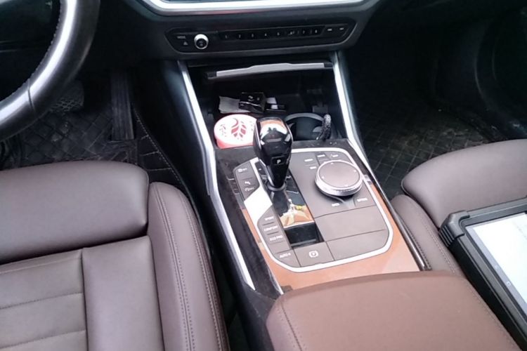 BMW 3 Series 2020 car image #14