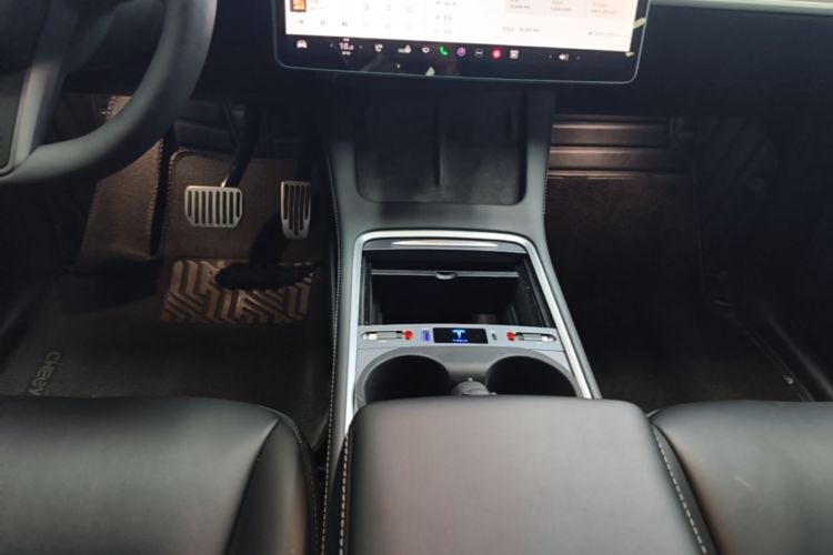 Tesla Model Y 2023 #14 Tesla Model Y 2023 car image #14