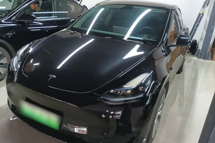 Tesla Model Y 2022 car image #2