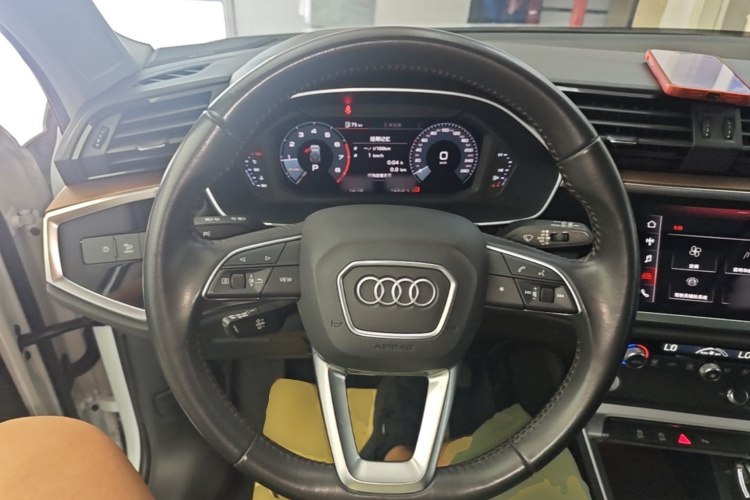 Audi Q3 2019 #11 Audi Q3 2019 car image #11
