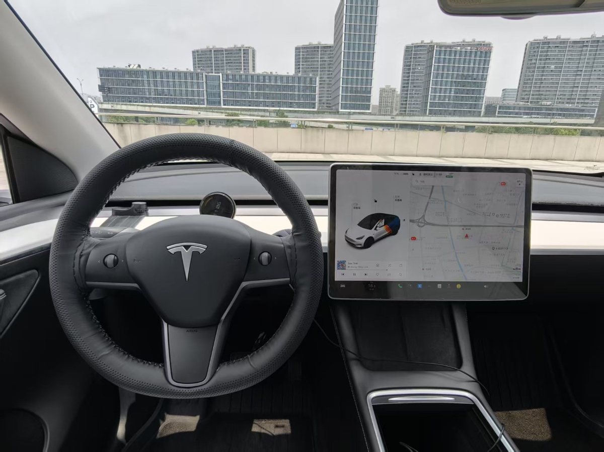 Tesla Model Y 2021 #8 Tesla Model Y 2021 car image #8