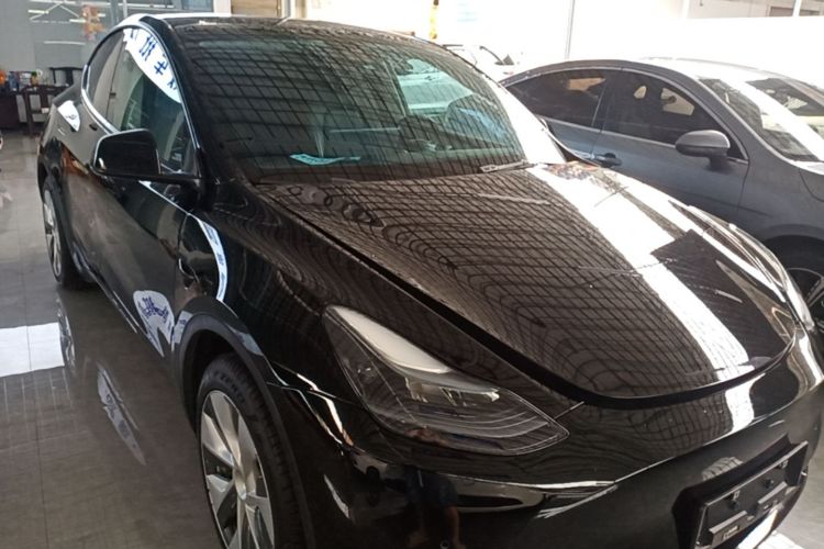 Tesla Model Y 2023 #4 Tesla Model Y 2023 car image #4