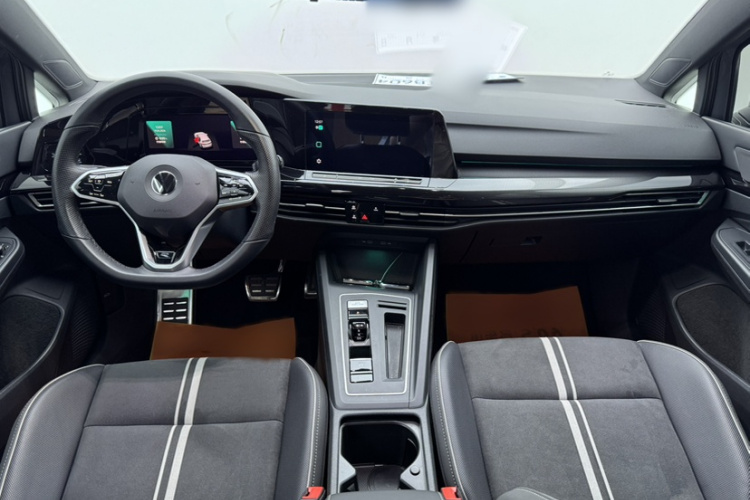Volkswagen Golf 2021 car image #15