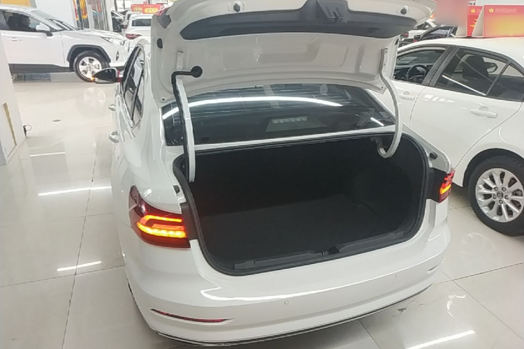 Volkswagen Lavida 2022 car image #19