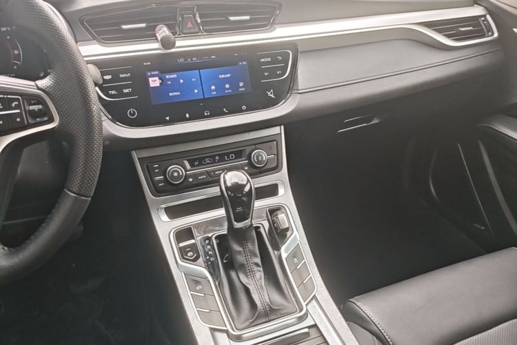 GEELY Emgrand 2018 immagine di auto #13