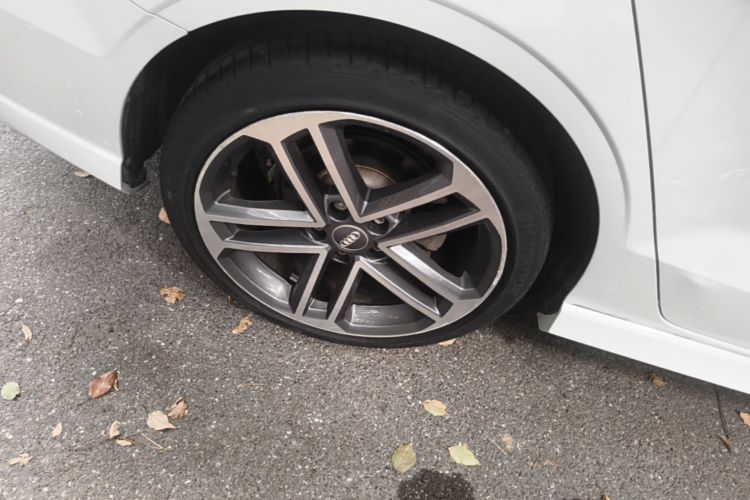 Audi A3 2018 car image #10