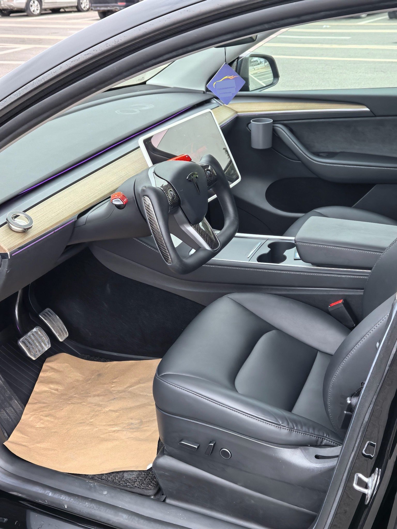 Tesla Model Y 2023 car image #7