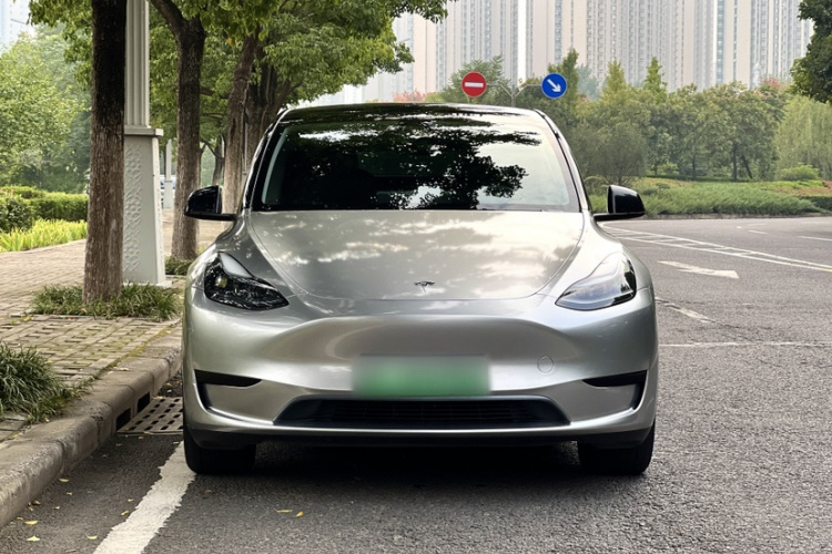 Tesla Model Y 2024 #7 Tesla Model Y 2024 car image #7