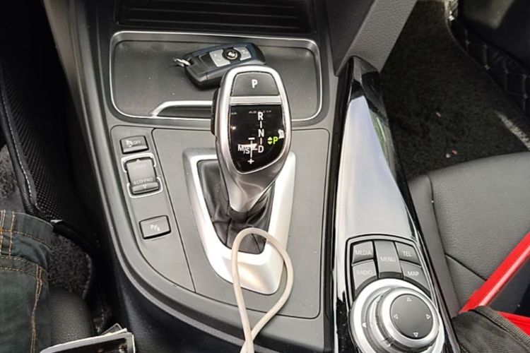 BMW 3 Series 2017 #18 BMW 3 Series 2017 car image #18