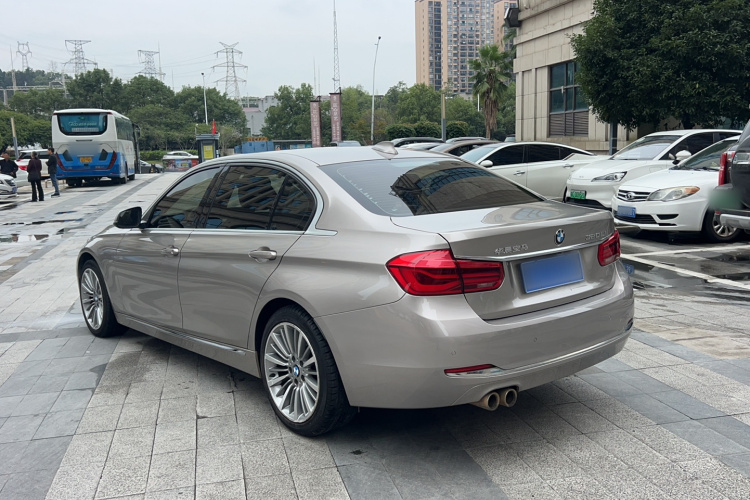 BMW 3 Series 2018 car image #13
