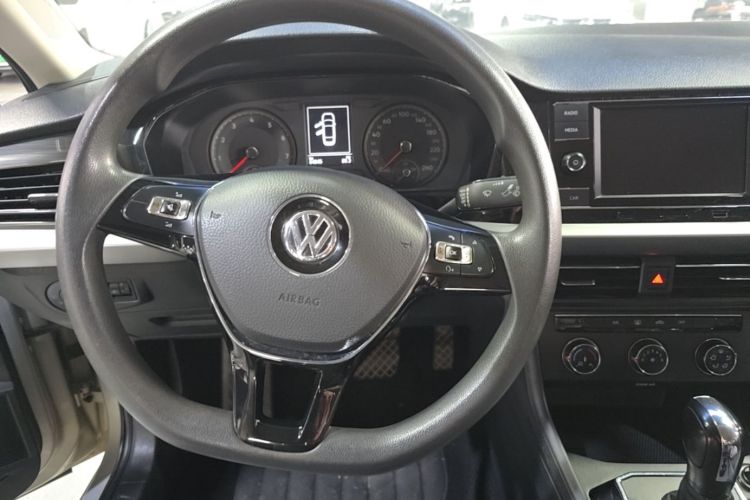 Volkswagen Lavida 2019 car image #11