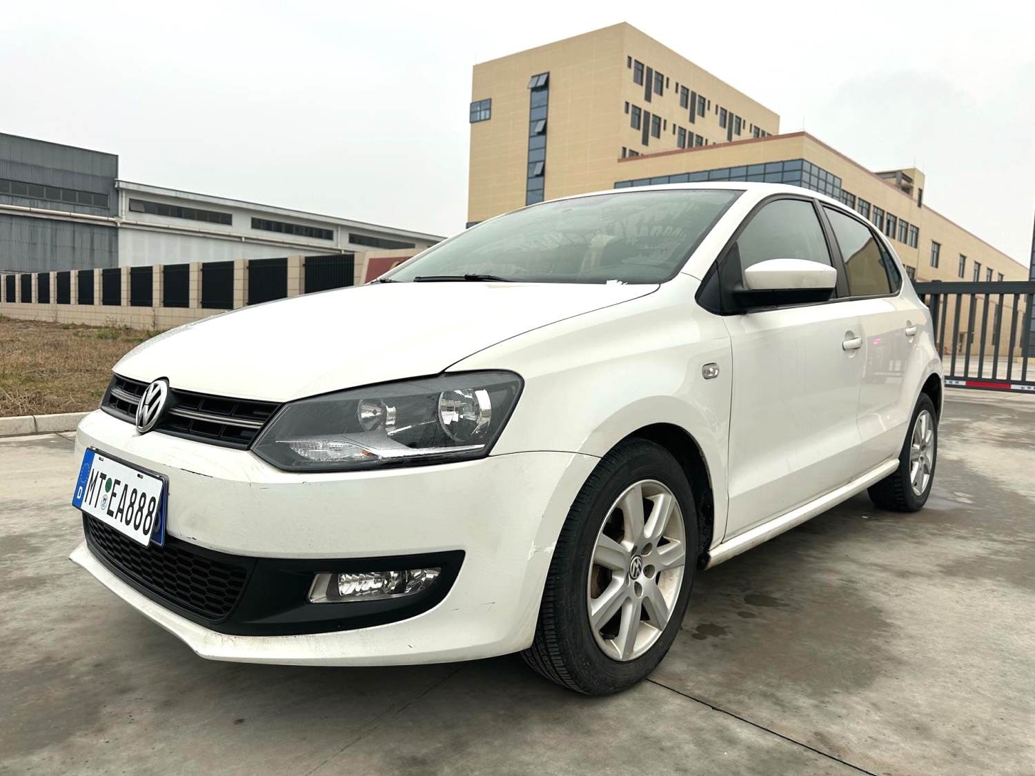 Volkswagen Polo 2013 Volkswagen Polo 2013 car image