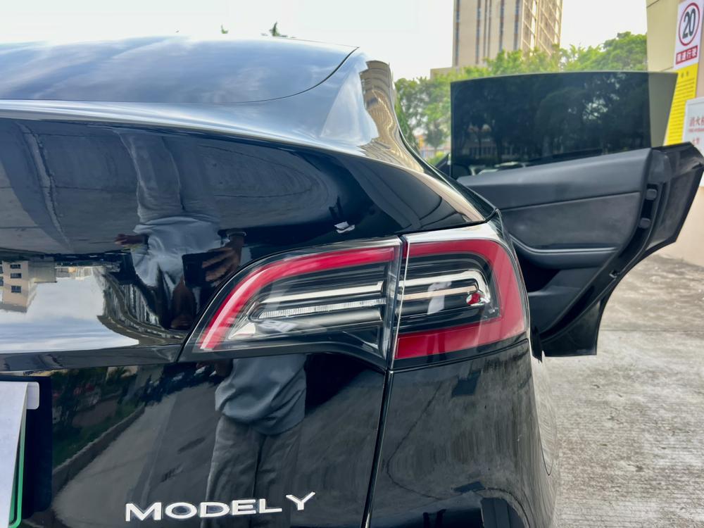 Tesla Model Y 2023 #15 Tesla Model Y 2023 car image #15