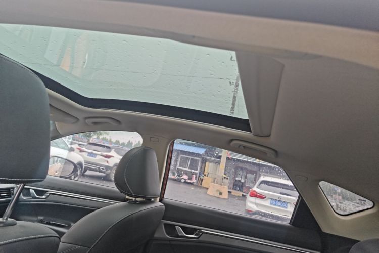 GEELY Emgrand GS 2018 car image #18
