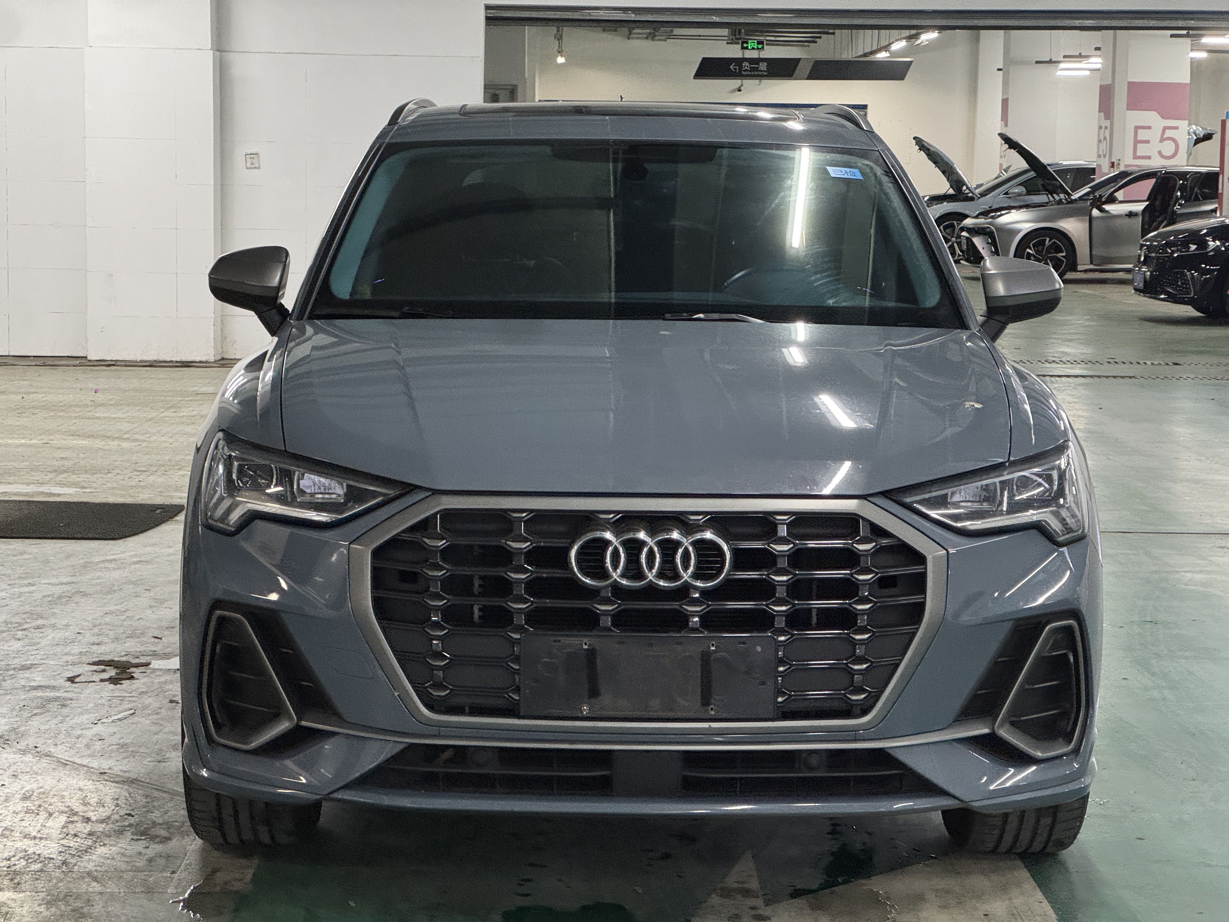 Audi Q3 2023 car image #2