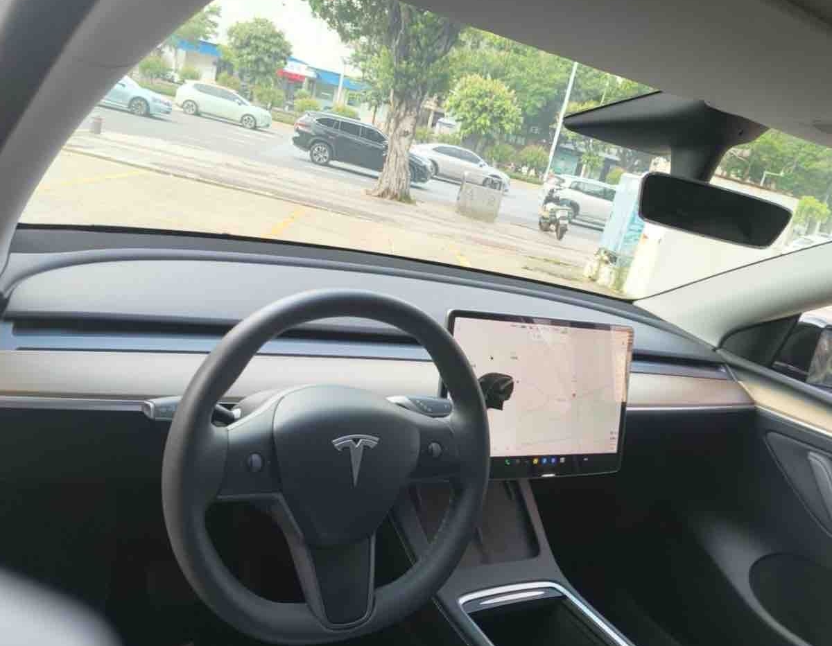 Tesla Model Y 2021 #3 Tesla Model Y 2021 car image #3