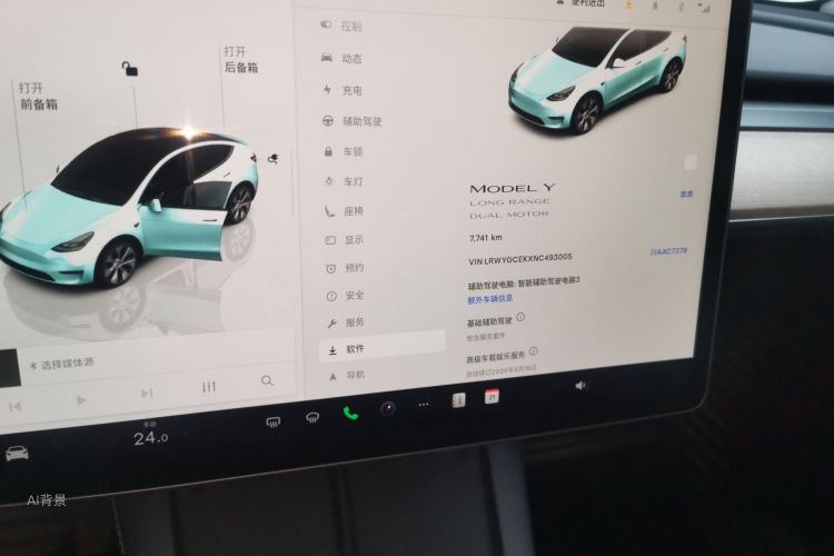 Tesla Model Y 2022 car image #13