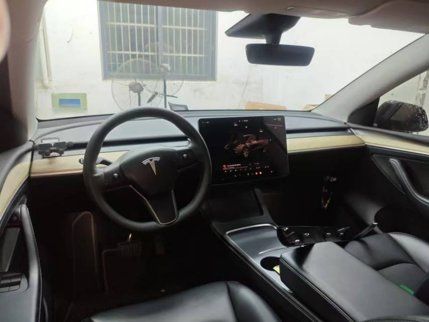 Tesla Model Y 2023 #12 Tesla Model Y 2023 car image #12