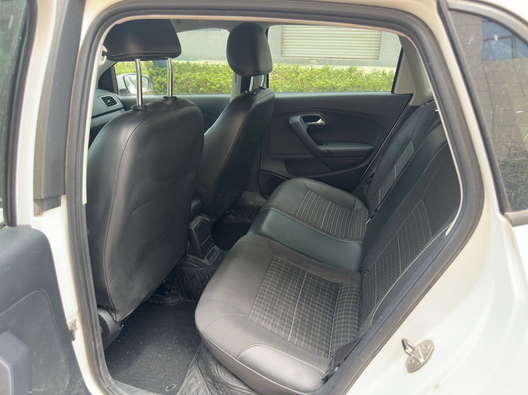 Volkswagen Polo 2015 car image #8