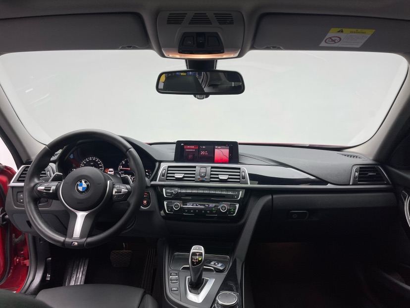 BMW 3 Series 2018 car image #3