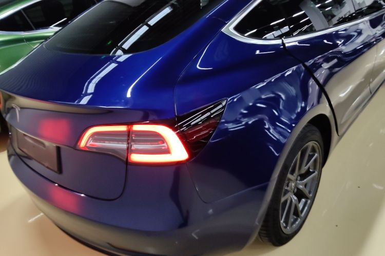 Tesla Model 3 2020 car image #8
