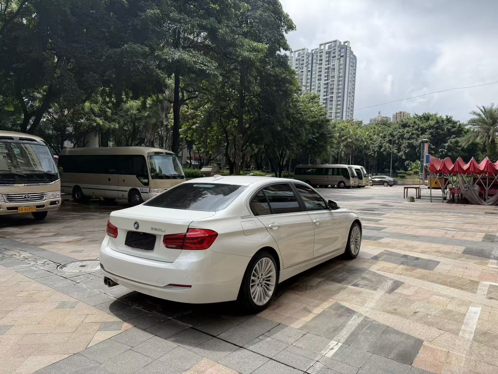 BMW 3 Series 2018 #4 BMW 3 Series 2018 car image #4