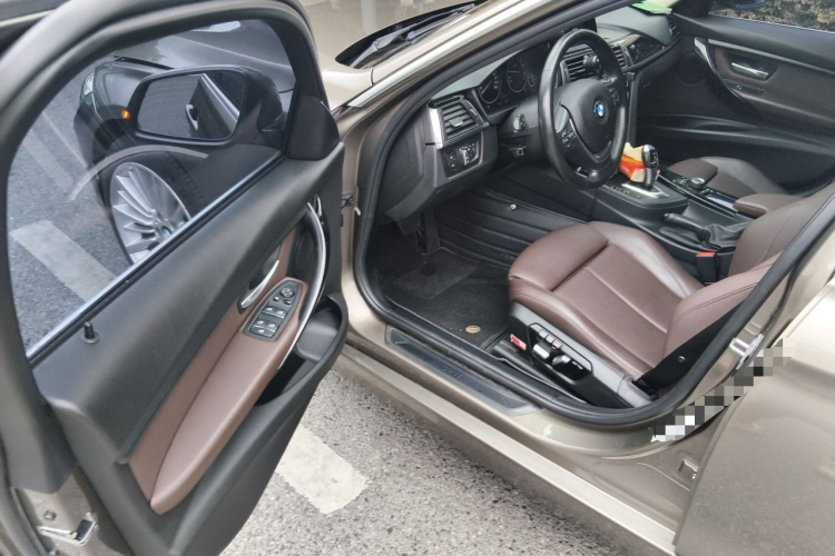 BMW 3 Series 2018 #9 BMW 3 Series 2018 car image #9