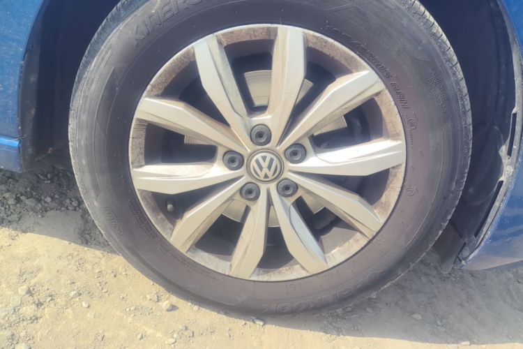 Volkswagen Polo 2020 car image #9