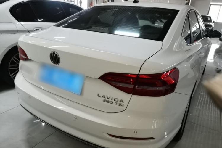 Volkswagen Lavida 2021 car image #6