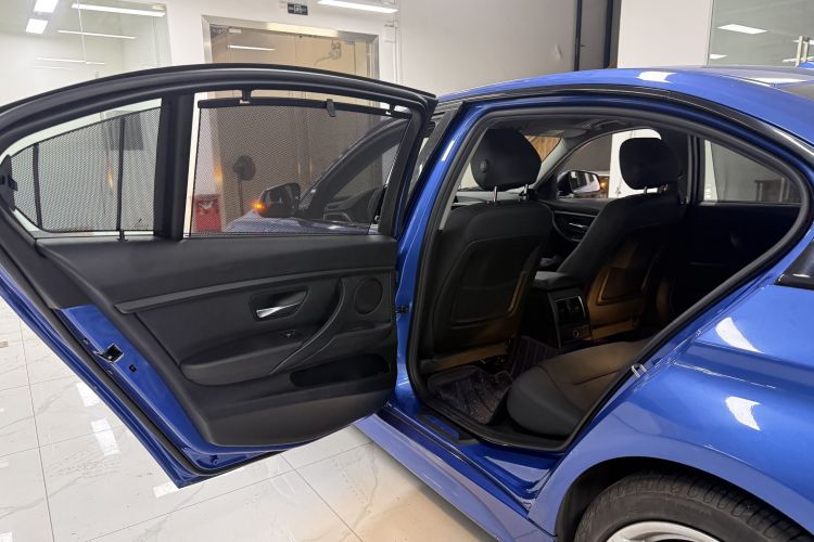 BMW 3 Series 2017 car image #17