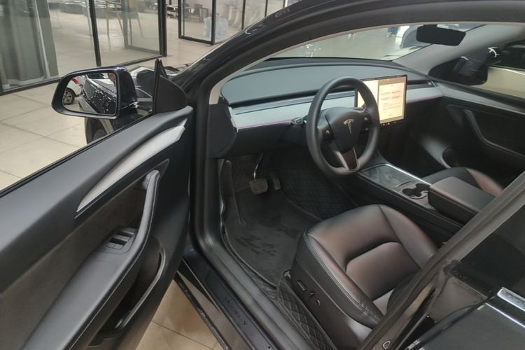 Tesla Model Y 2024 #12 Tesla Model Y 2024 car image #12